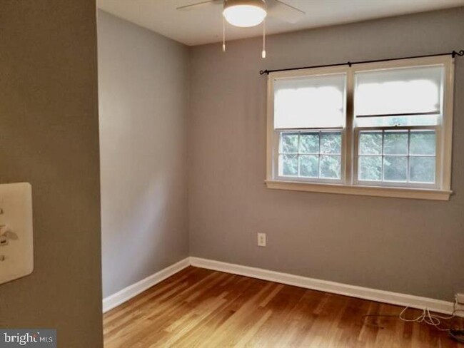 Building Photo - 6030 Hardwick Pl