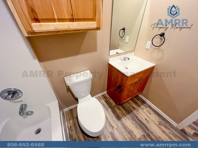 Foto del edificio - Beautiful 3-Bedroom House – A Place to Cal...