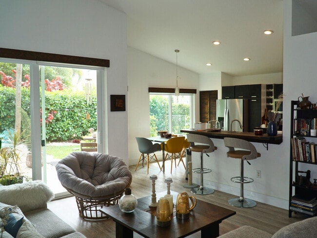 Foto del edificio - 17030 NW 19th Ct