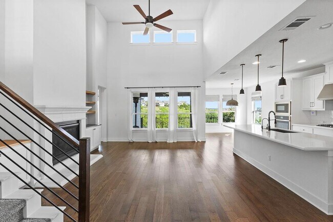 Building Photo - 829 Dayridge Dr
