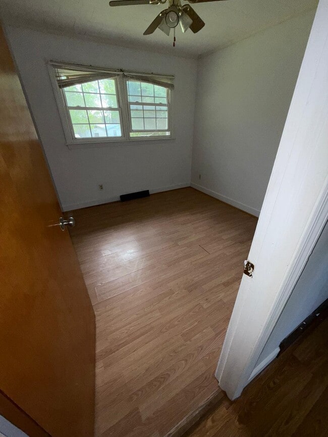 Building Photo - 310 Bruce St