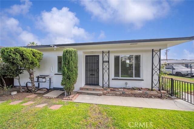 Foto del edificio - 9050 Huntington Dr