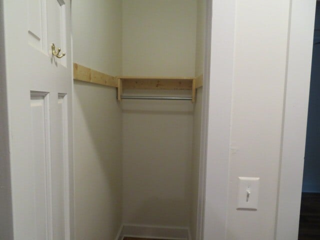 Building Photo - 845 W Agatite Ave