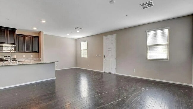 Building Photo - 37 Alamere Falls Dr