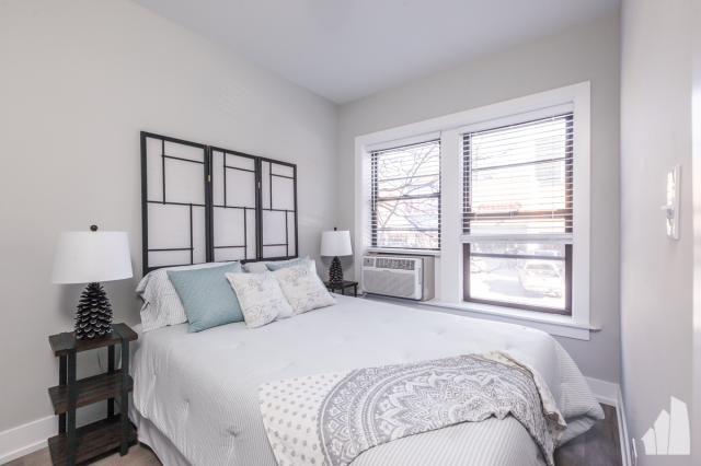 Foto principal - 1 bedroom in Chicago IL 60657