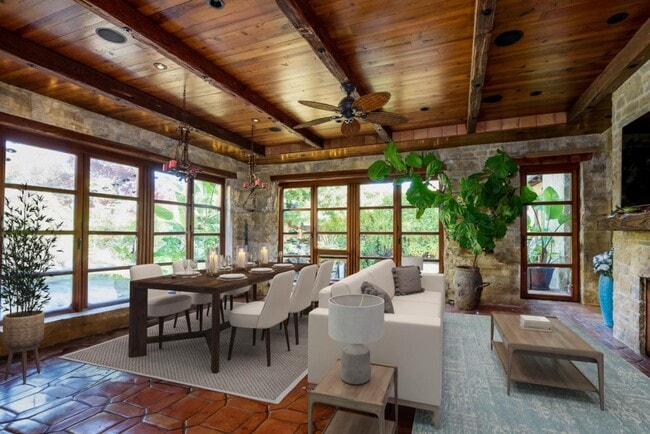 Building Photo - 1841 Cam De Los Robles