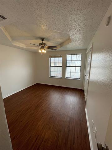 Foto del edificio - 632 S Rogers Rd