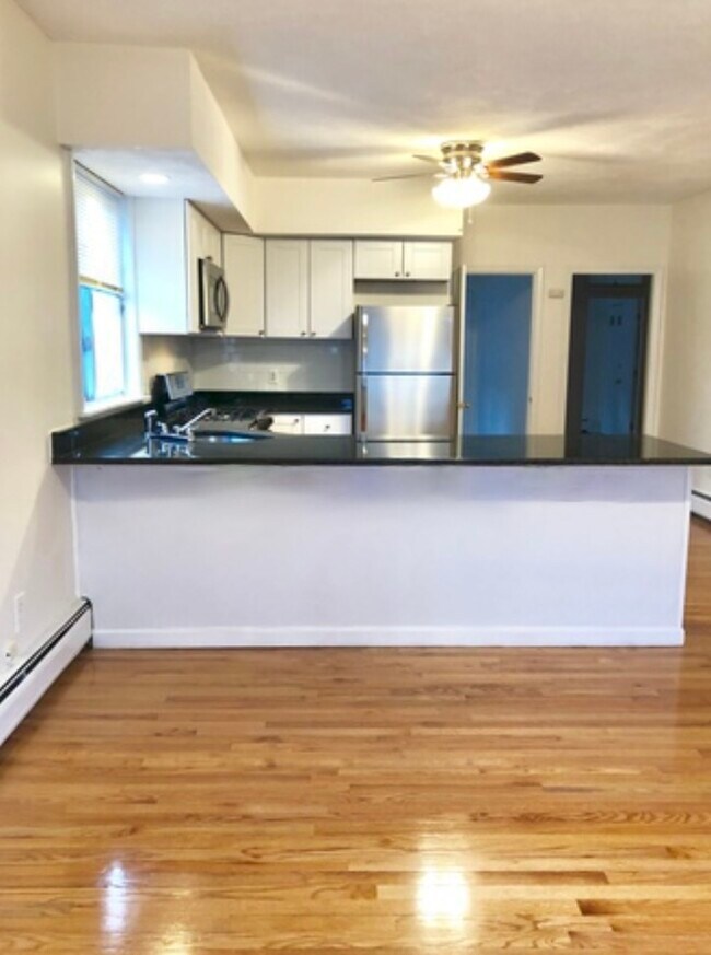 Building Photo - 70 5th St