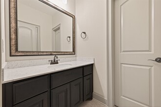 Building Photo - 2515 Avon Gate Ct