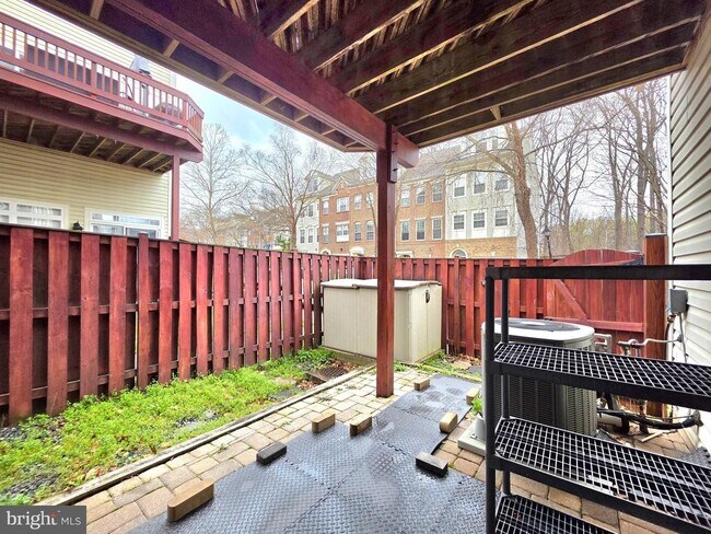 Foto del edificio - 5300 Arapaho Ln