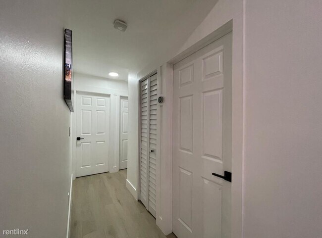 Building Photo - 3 br, 2 bath House - 12241 SW 24th Ter # 39