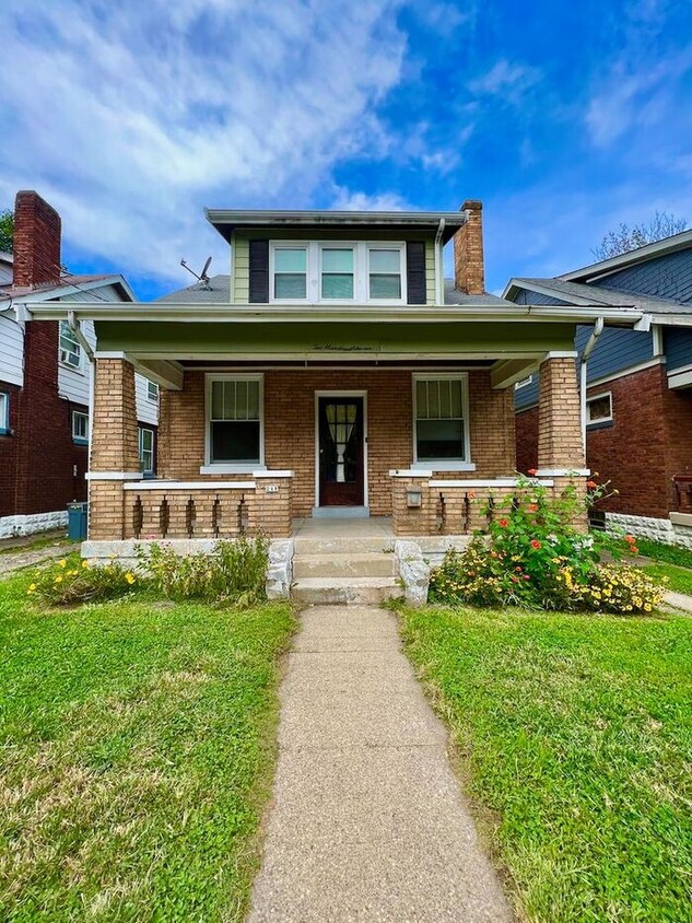 Foto principal - Adorable Dayton KY Craftsman Home!