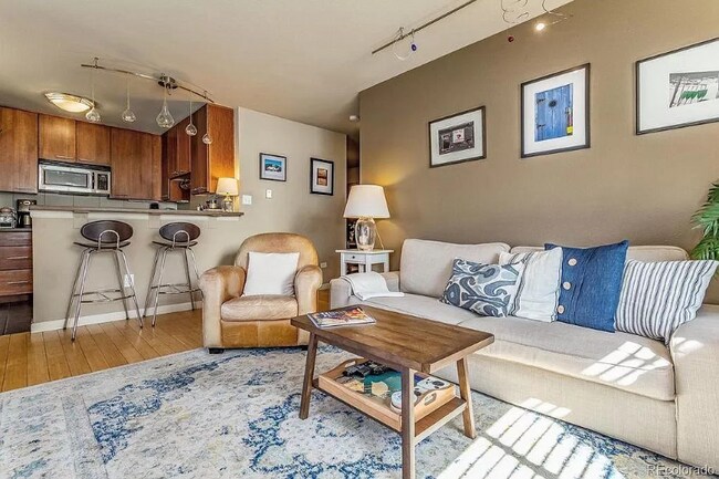 Foto del edificio - 1231 N Downing St