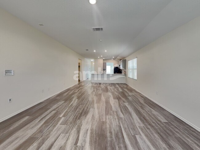 Foto del edificio - 5900 Bell Tower Ln