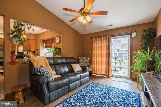 Building Photo - 104 Apley Dr
