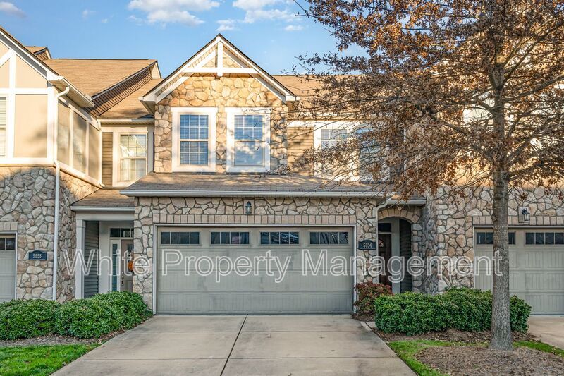 Foto principal - 5654 Stonewells Dr