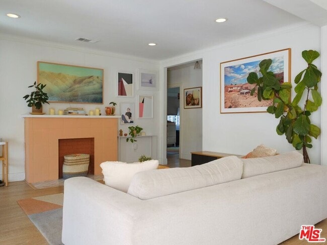 Foto del edificio - 6267 Meridian St