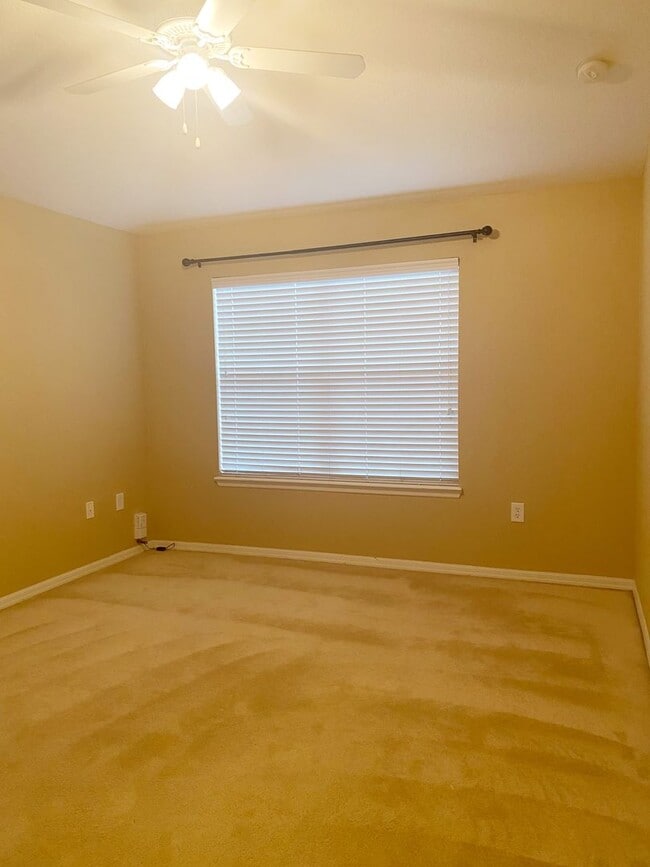 Foto del edificio - 6680 S Goldenrod Rd