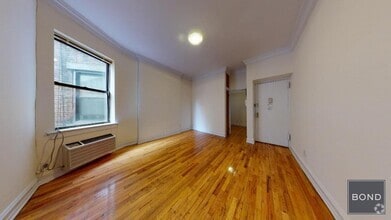 Building Photo - 333 E 84th St