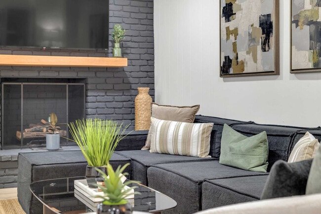 Foto del edificio - 1901 Cordova Bend