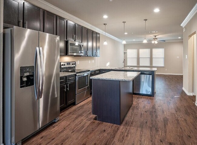 Foto del edificio - 2708 Vine Ct