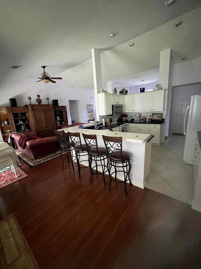 Foto del edificio - 12714 Meadowbreeze Dr