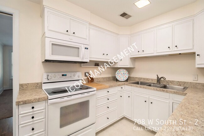 Foto del edificio - 708 W South St