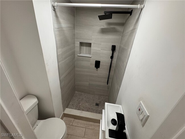 Foto del edificio - 15344 Wall Dr