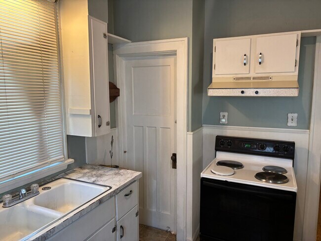 Kitchen - 301 N Pacific St