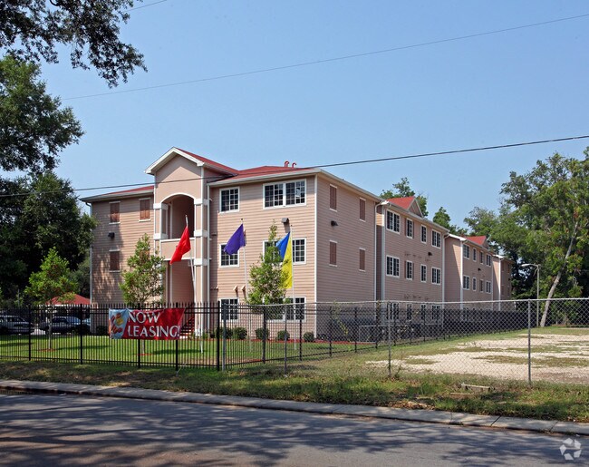 Alabaster Gardens Senior Community Apartments in Pensacola, FL