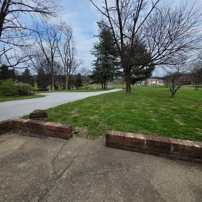 Building Photo - 2465 Chapeze Ln