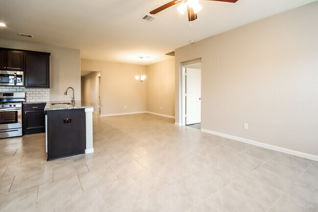 Foto del edificio - 622 Harvest Bluff Dr