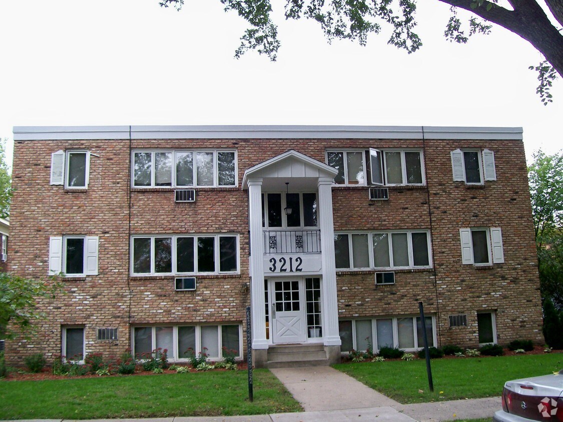 Building Photo - 3212 Fremont Ave S
