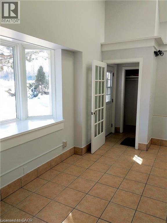 Photo du bâtiment - 410 Erb St. W