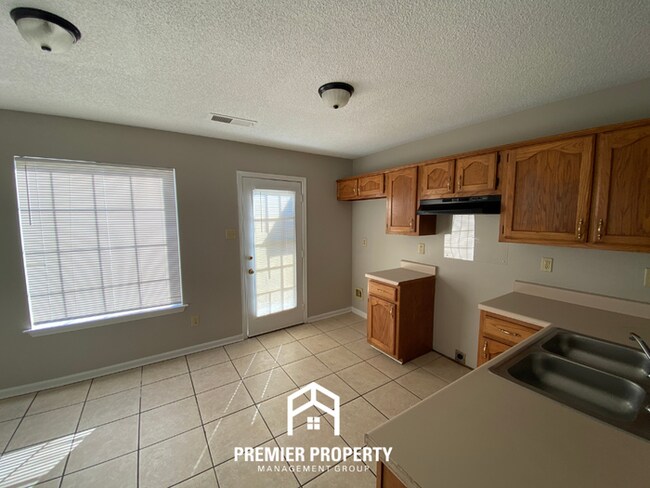 Foto del edificio - 5950 Chadwell Rd