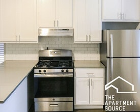 Building Photo - 2730 N Wayne Ave