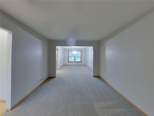 Foto del edificio - 3420 Olive Ln N