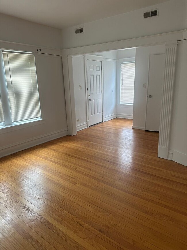 Foto del edificio - 2614 E 78th St
