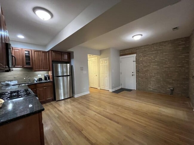 Building Photo - 2 bedroom in Chicago IL 60640
