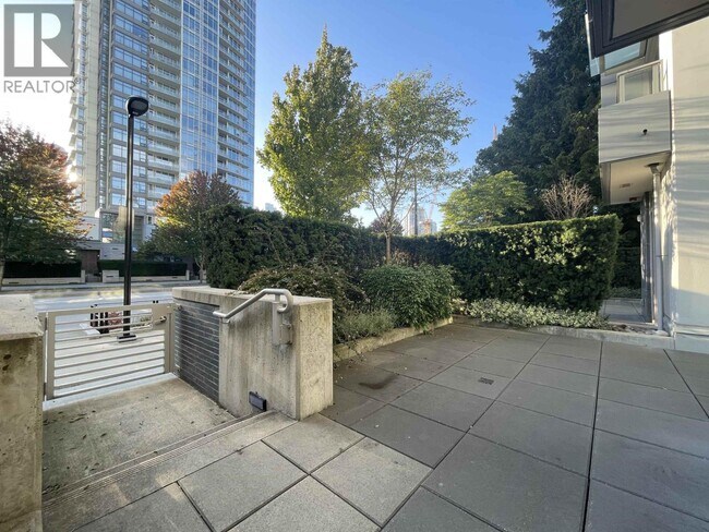 Photo du bâtiment - 6522 Nelson Ave