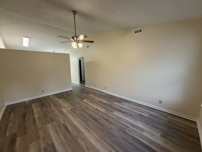 Foto del edificio - Condo For Rent