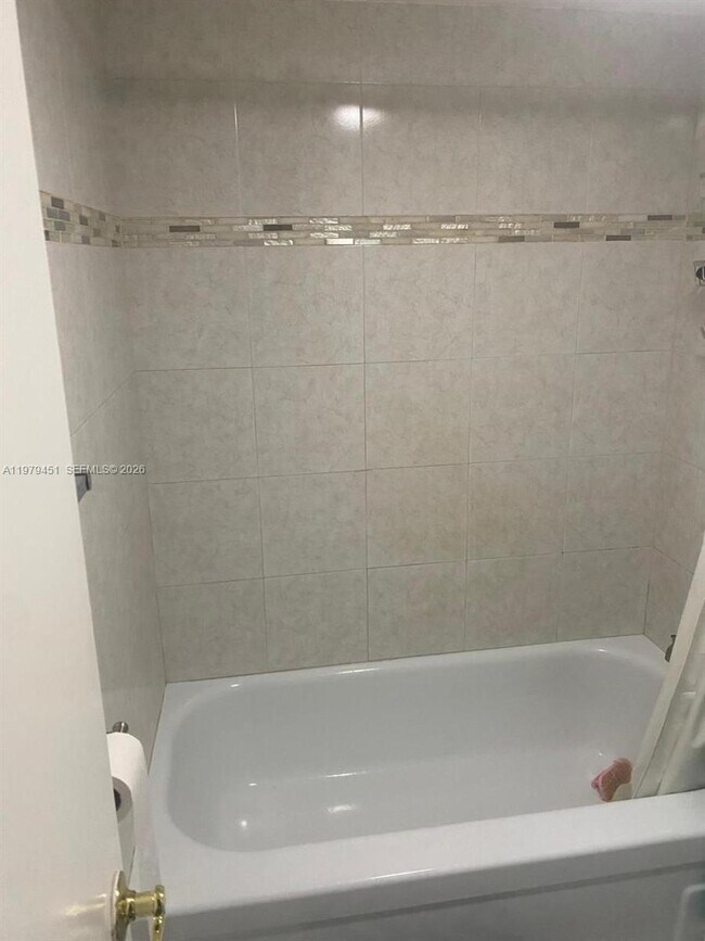 Foto del edificio - 6010 S Falls Cir Dr