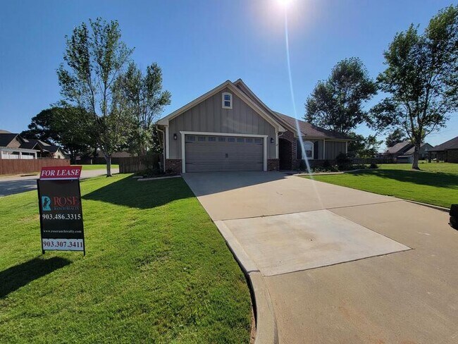 Foto del edificio - 24001 Red Azalea Ln