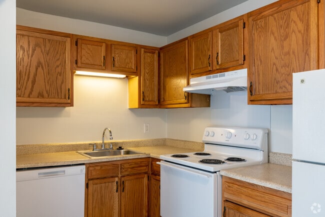 2BR, 1BA - 800SF - Tanglewood Apartments