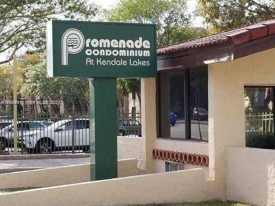 Foto del edificio - 14321 N Kendall Dr