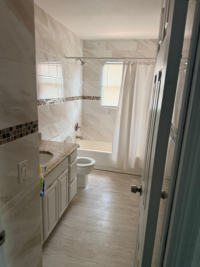 Foto del edificio - 82 1st Ave