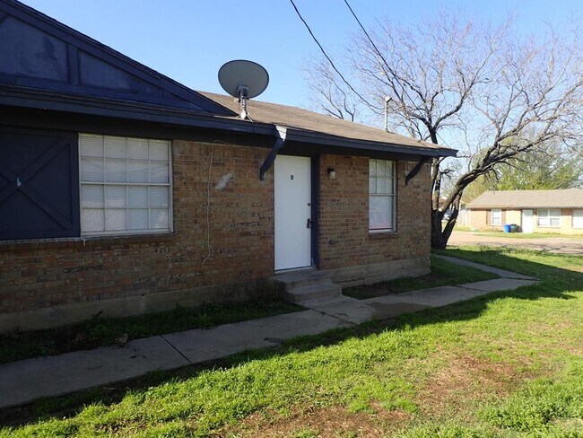 Building Photo - 219 Pine Meadow Dr