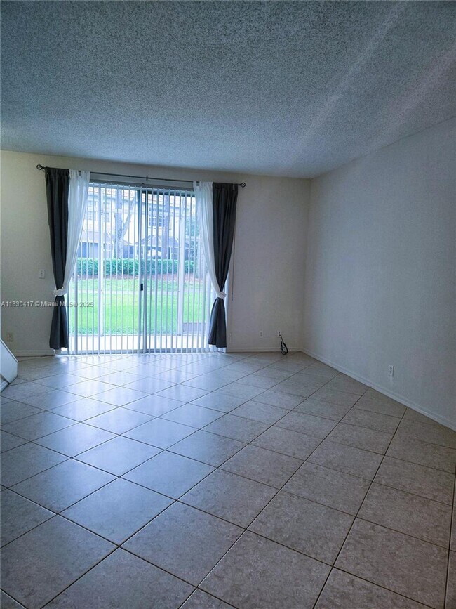 Building Photo - 1210 Sorrento Dr