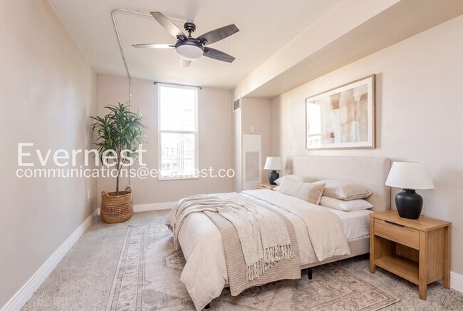 Building Photo - 2 Bed/2 Bath Condo with Modern Amenities / Available Soon!
