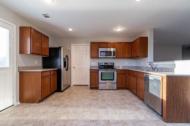 Building Photo - 311 Mistflower Ln